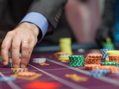 非法组织中国公民赴俄赌场聚赌，142人被抓、赌资16亿元