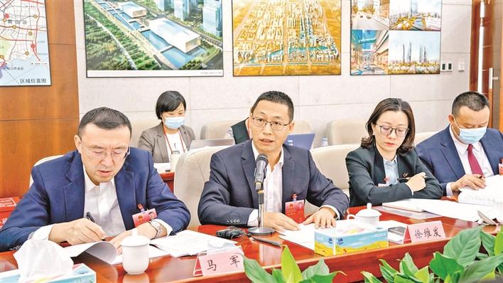 宝安区七届人大一次会议福海代表团分组审议：紧抓前海“扩区”机遇 大力发展会展经济