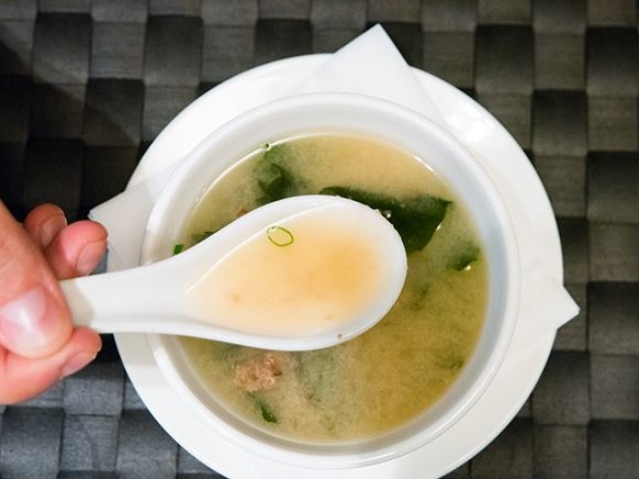 饭前先喝汤 既暖胃又利于吸收营养 