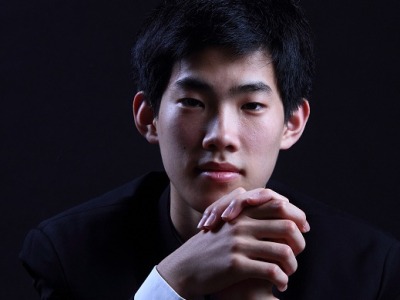 加拿大华裔钢琴家获第18届肖邦国际钢琴赛冠军
