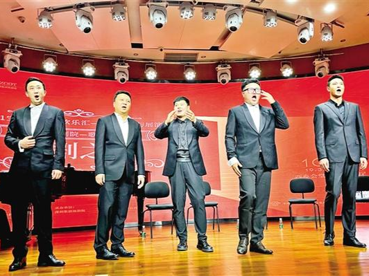 讲解+演唱 为观众传递艺术之美 深圳歌剧舞剧院《歌剧之门》演出近日唱响