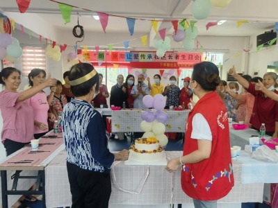 “乐龄关怀”！南湾下李朗社区举行老人集体生日会