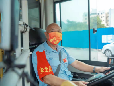 深圳一公交司机化身“摄影达人”,用镜头记录美好瞬间