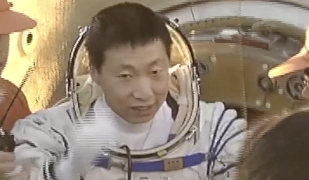 18年前的今天 杨利伟飞天！100秒回顾神舟五号