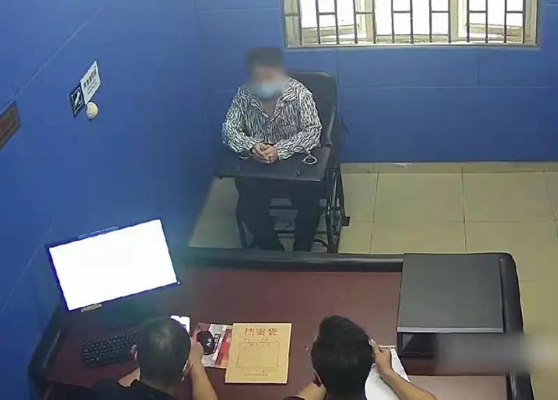 粗心！停车忘记关车窗，车内的5000元现金不见了 