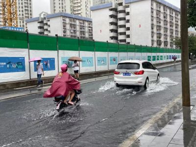 刷新历史极值！深圳最大滑动日雨量362.9毫米，分区暴雨橙色预警生效中