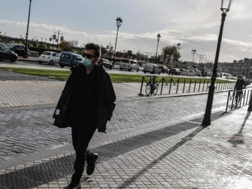 法国决定对新型变异毒株病例接触者强化隔离措施 