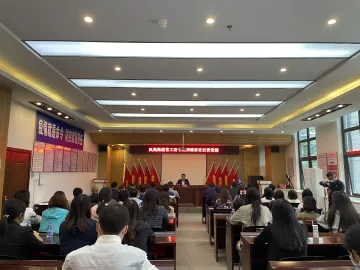凤凰街道党工委书记到塘家社区讲主题党课