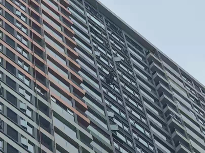 深圳一高层小区百叶窗被台风吹落，相关部门两次约谈开发商和物业公司