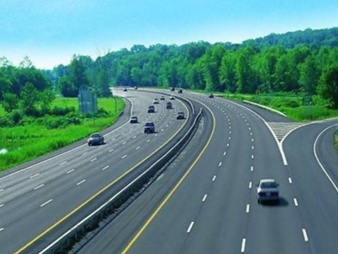 注意！非深号牌危运车1-6时除高速公路以外道路禁行
