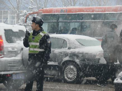 东北三省和内蒙古局地雪情较重，应急部派2个工作组协助救灾