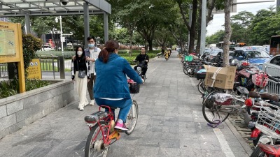 广东拟规定“电动车不得在人行道上行驶”引热议，调查显示94%网友受人车混行困扰