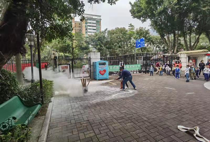 莲塘街道联合莲花社区小型消防站开展火灾疏散应急演练  