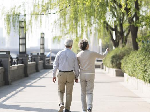 《中国阿尔茨海默病报告2021》发布：女性发病率高于男性