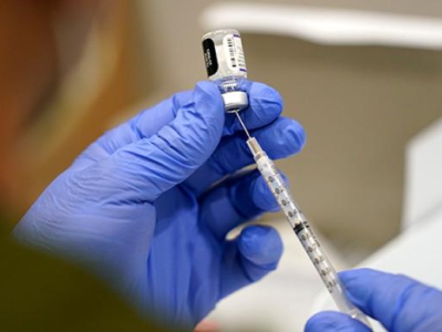 美国疾控中心支持向5至11岁儿童接种辉瑞新冠疫苗