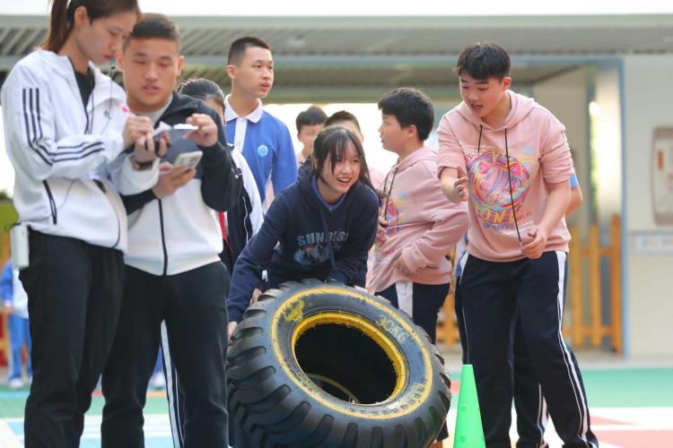 “星悦”正起航，拼搏不落幕！坪山区新合实验学校师生挥洒激情乐享运动