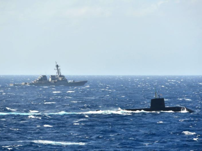 美日在南海举行反潜演习，日本自卫队派出“准航母”与潜艇