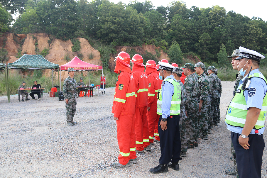 光明街道人武部紧扣实战，开展森林防火大练兵