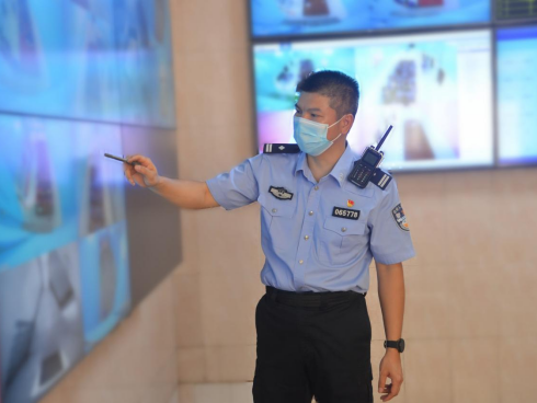 双区卫士丨胡江东：业精技强服务专区，收治病残服务大局
