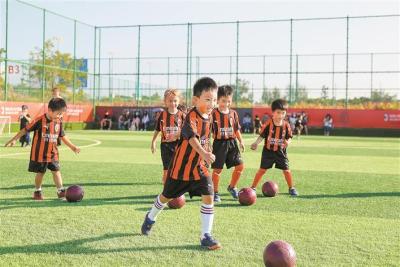AC米兰深圳足球学校启动 将搭建独特青训体系，送来顶级豪门训练课  