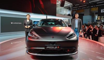 打造“智能汽车天花板”，极狐  阿尔法S全新HI量产版广州车展揭幕