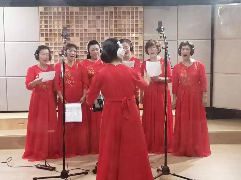 翠竹老人自编自唱《老年人服务赞歌》歌唱幸福赞美党
