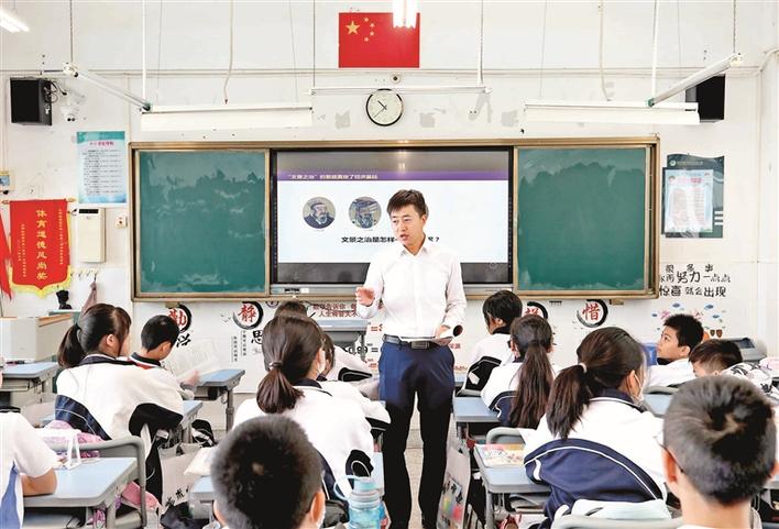 2021年深圳市“优秀教师”、光明区实验学校丁嘉洁老师：奔赴教育的山海 努力成就学生美丽人生