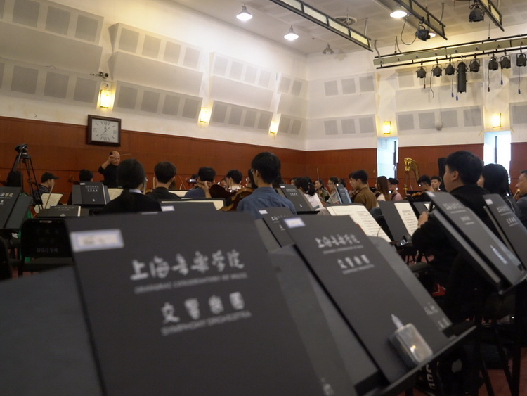 廖昌永领衔“旅人之歌”，上海音乐学院150人献演马勒巨作