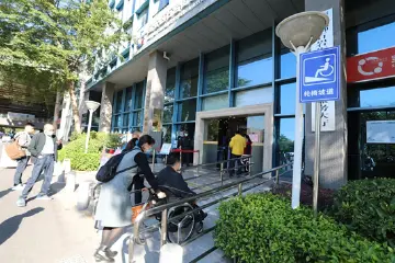 让城市“有爱无碍”！石岩街道行政服务大厅完成无障碍设施“升级”