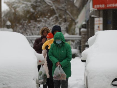 供暖、交通、蔬菜供应如何？直击东北暴雪中的百姓生活