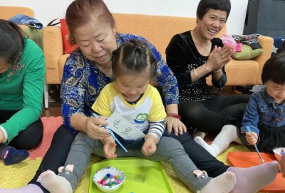 木棉湾社区 | “童趣乐园”引导隔代亲子共成长