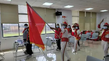 新庄社区成立少工委“高举队旗跟党走”  