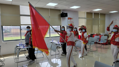 新庄社区成立少工委“高举队旗跟党走”  