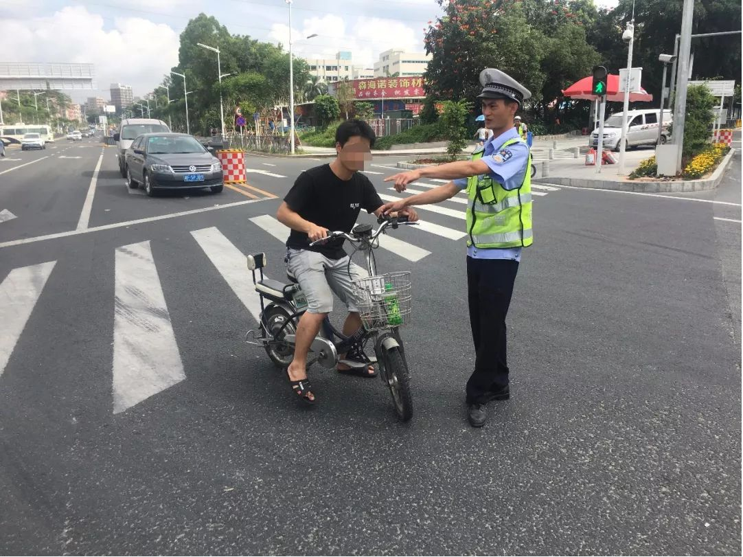 你对摩托车管理有什么好建议？深圳交警发放调查问卷听取市民心声