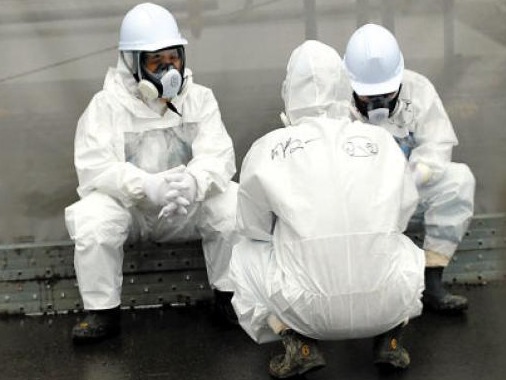 日本福岛第一核电站2名员工疑遭内部核辐射