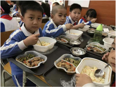 课后服务、午餐午休全覆盖！深圳打造有温度的教育