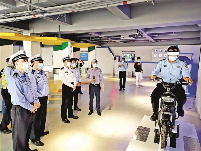 新桥街道联合宝安交警大队召开创建交通安全示范社区暨停车场安全管理工作会议