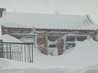 谨防白灾！内蒙古通辽积雪深度“破纪录”，有居民房门被雪堵住