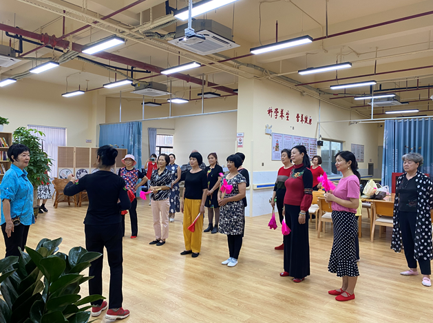 传承“国粹”经典 感受京剧风华 桂园街道鹿丹村社区开设京剧兴趣班课程