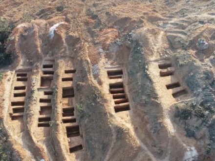 湖南衡山发现57座清代墓葬 清朝古墓长这样