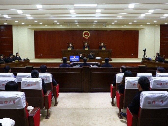 原国电集团副总经理谢长军案一审开庭，被控受贿6042万余元