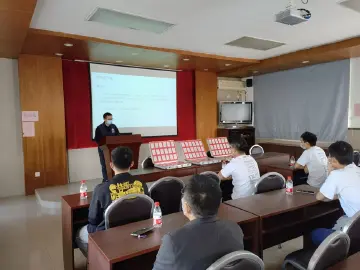石岩开展电子烟企业从业人员禁毒知识专项培训