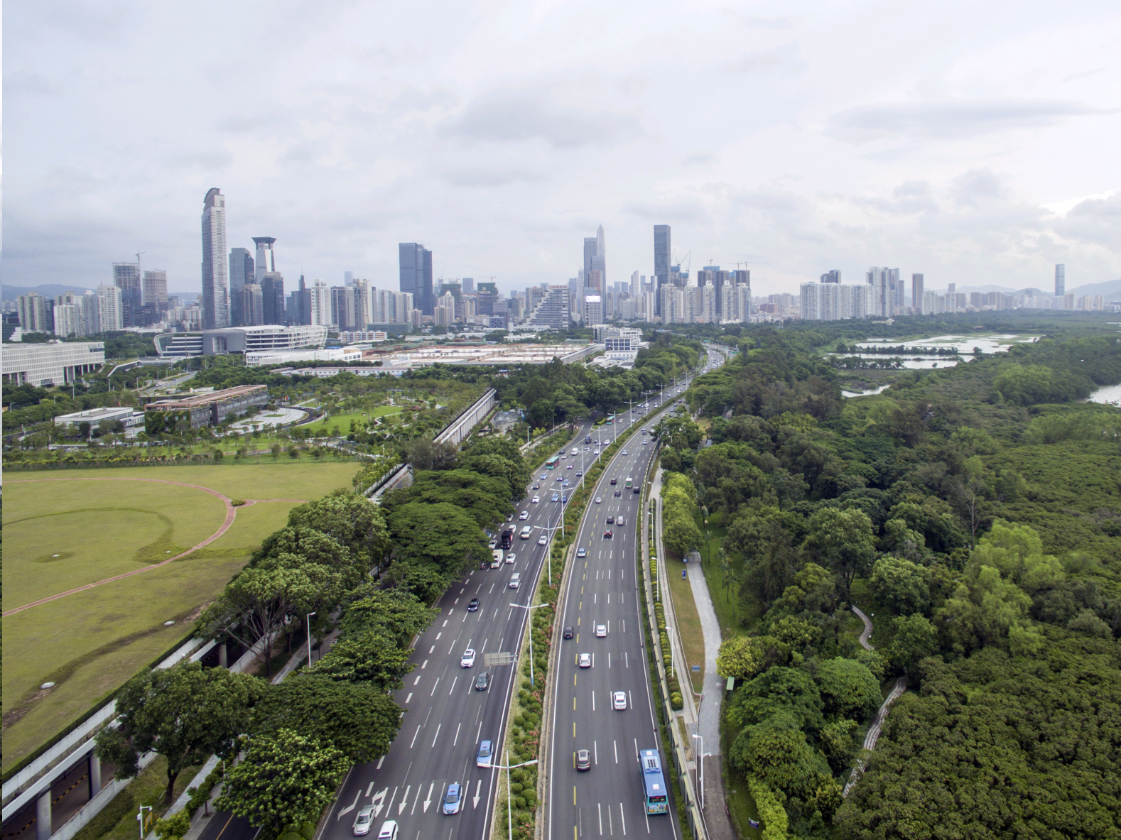 深圳成全国首个基础设施高质量发展试点城市，2025年建设规模和创新水平居全球前列