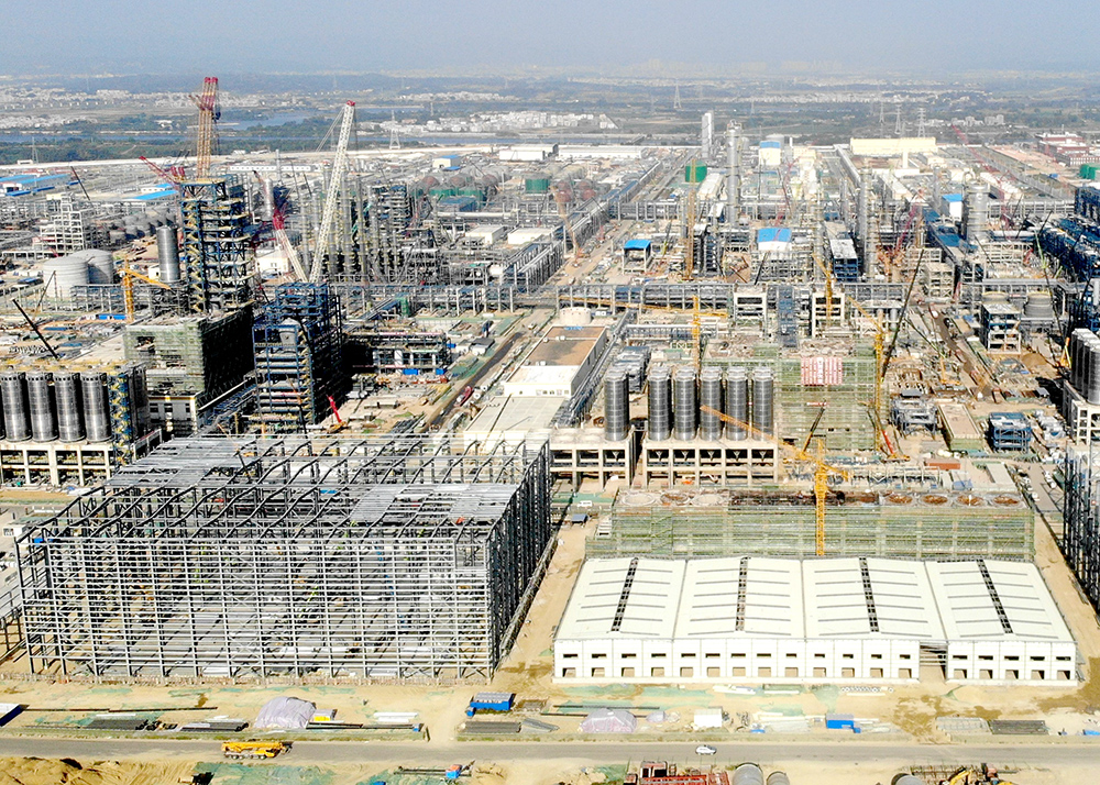 亚洲最大智能立体包装仓库主体工程全部封顶，可存放约10万吨聚烯烃产品
