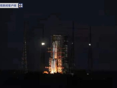 中国成功发射试验十二号卫星01星、02星