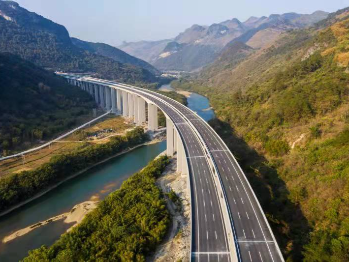 全国第一！广东高速公路总里程突破1.1万公里，出省通道增至30条