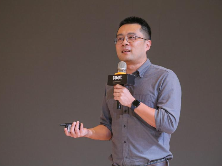 读懂过去坦面未来，馒头大师张玮新书《历史的温度6》在深圳首发