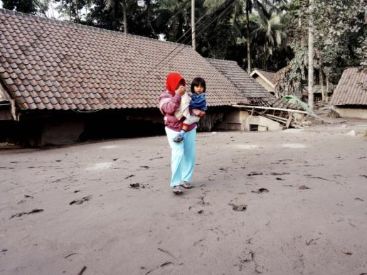 印尼火山喷发已致14人死亡，受灾民众达5000余人