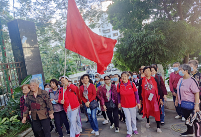 凝心聚力 快乐同行——愉天社区开展长者登高活动