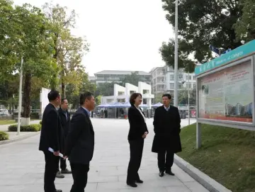 宝安区教育局主要领导到宝安中学（集团）检查指导工作  